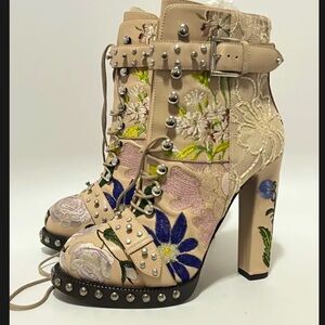 ALEXANDER McQUEEN SS2017 RUNWAY BEAD EMBROIDERED PALE PINK LEATHER BOOTS 40.5